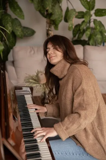 photo pianiste jouant la lettre à élise photo pianiste jouant la lettre à élise